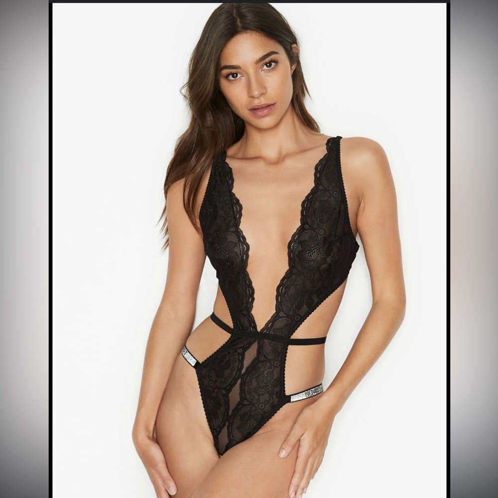 **BRAND-NEW** Victoria's Secret Lace Rhinestone crotchless teddy!